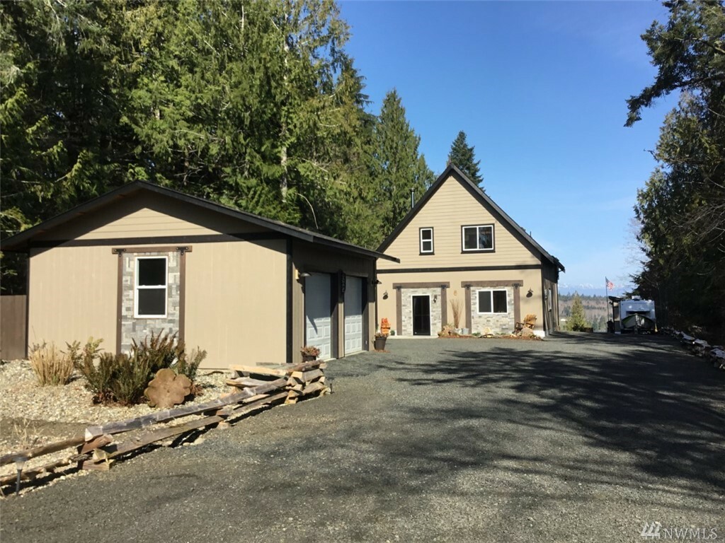 Property Photo: 41 E Oakland Bay Dr WA 98584
