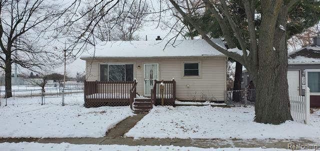 32370 Carlisle Parkway  Wayne MI 48184 photo