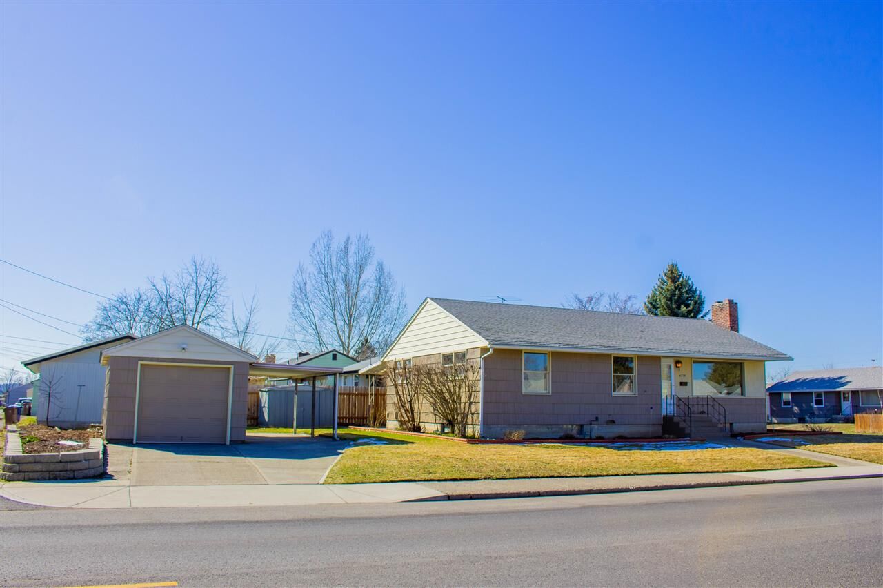 Property Photo: 4219 W Wellesley Ave WA 99205