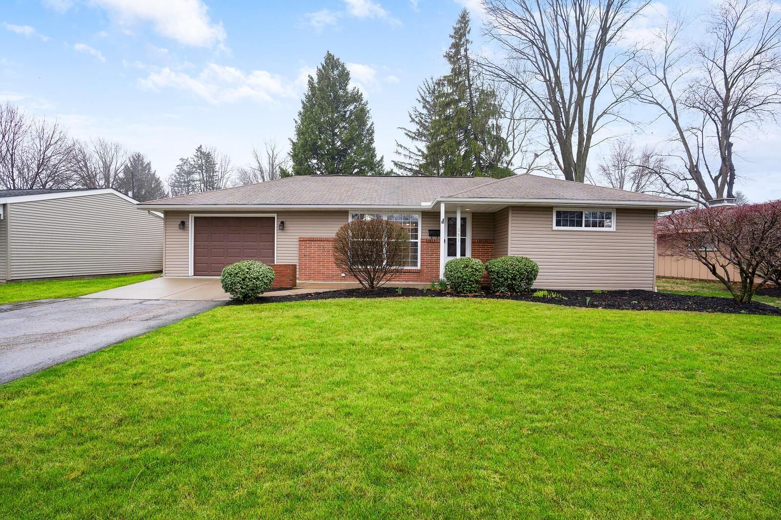 Property Photo:  351 Bow Drive  OH 43230 