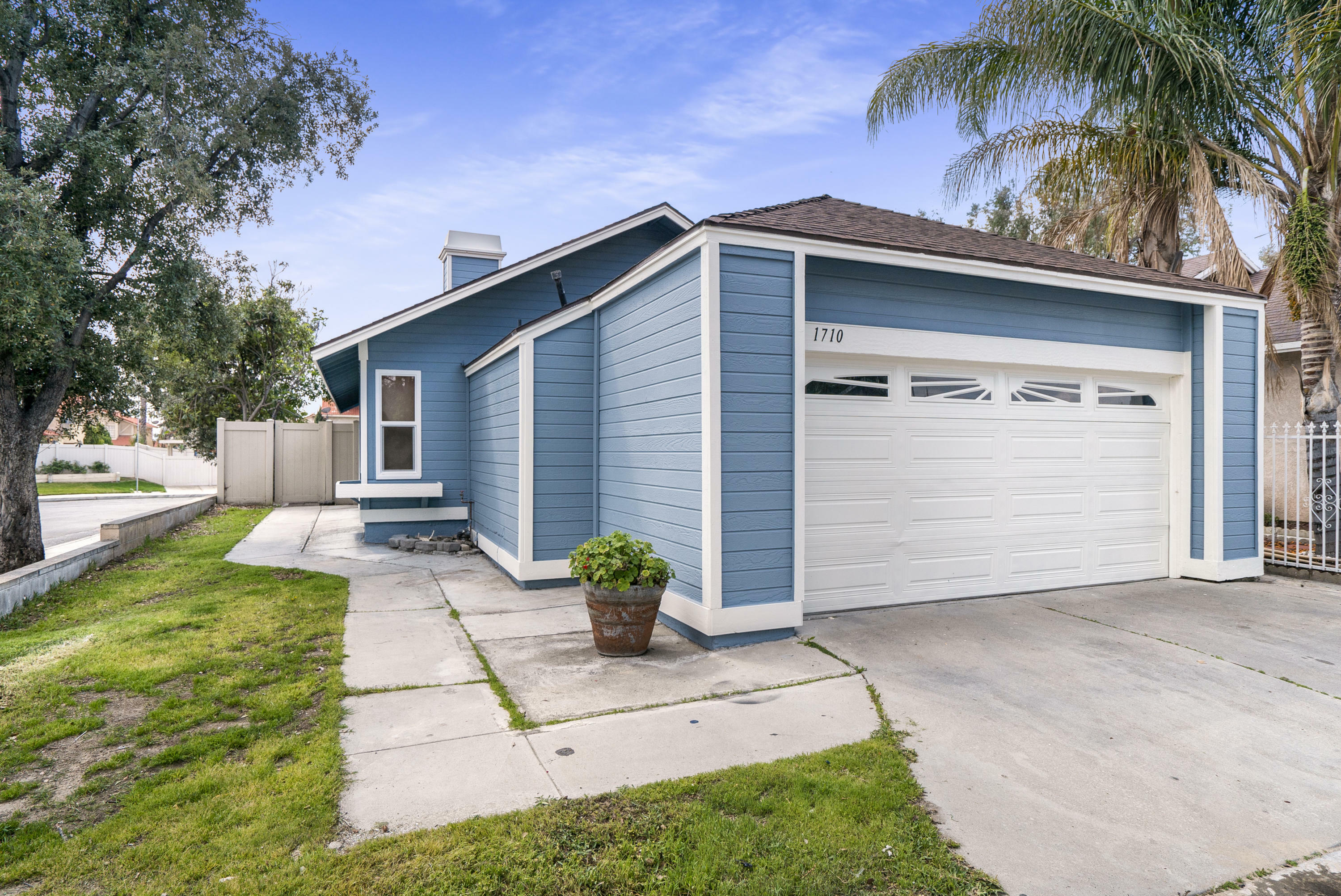 Property Photo:  1710 Express Circle  CA 92324 