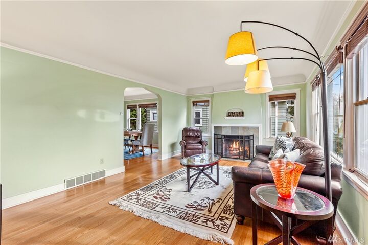 Property Photo:  3026  27th Avenue W  WA 98199 