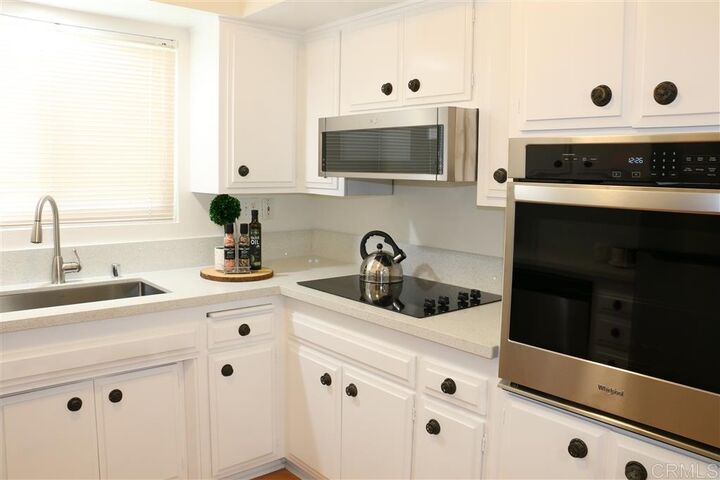 Property Photo:  3615 Vista Bella 14  CA 92057 