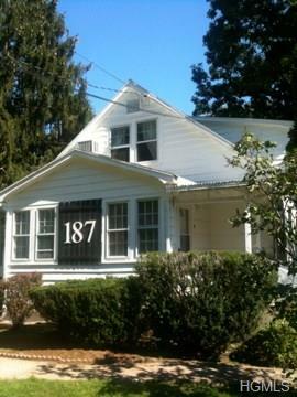 Property Photo:  187 W Clarkstown Road 5  NY 10956 