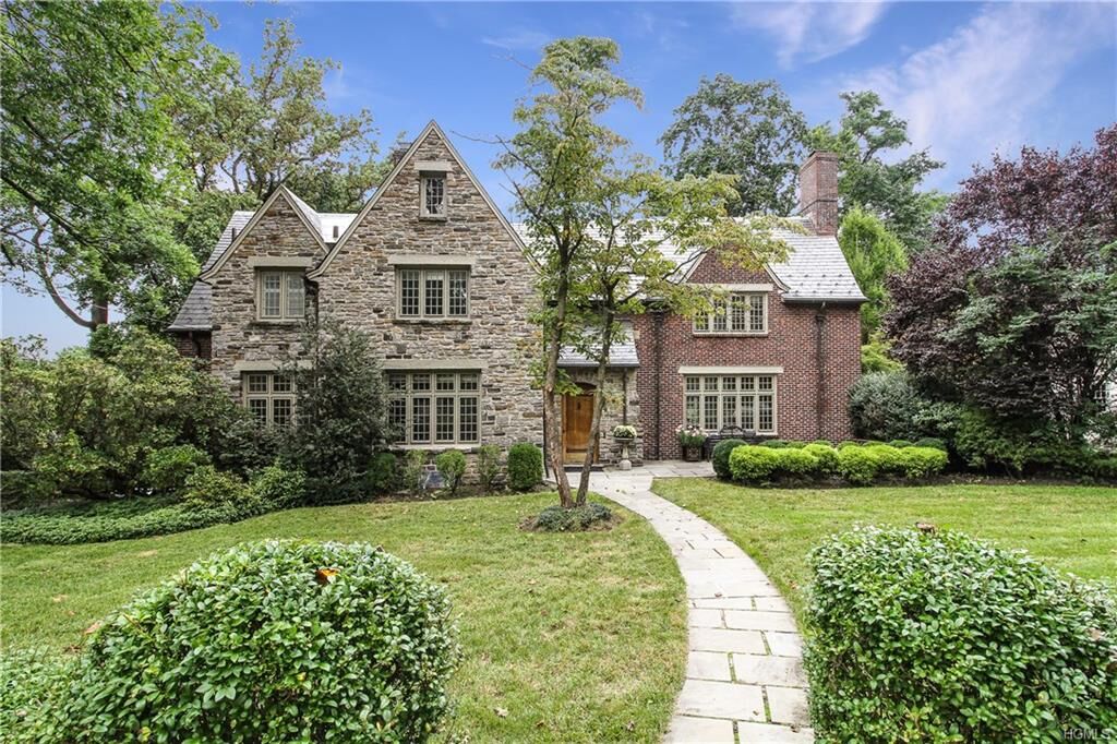 Property Photo: 9 Chedworth Road NY 10583