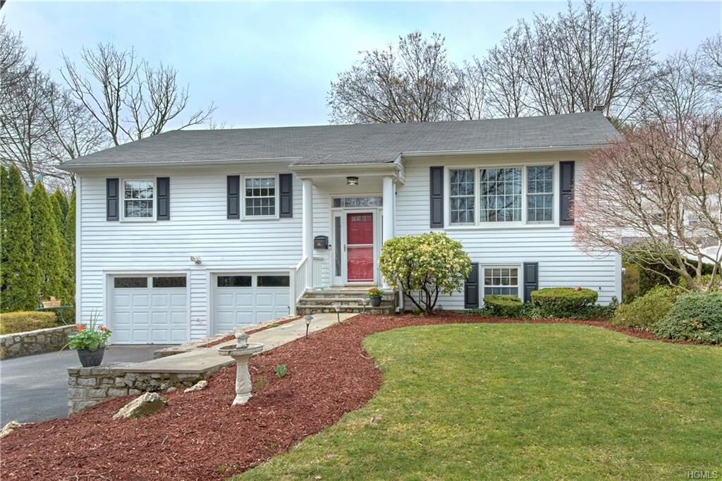 Property Photo:  94 Valley Terrace  NY 10573 