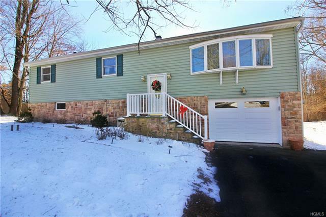 Property Photo:  25 Parker Drive  NY 10541 