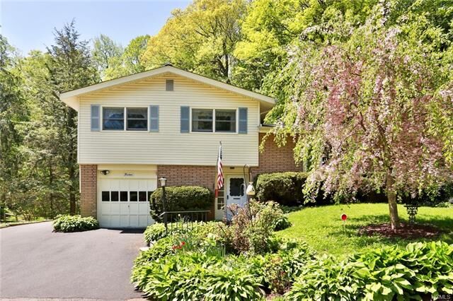 Property Photo:  15 Stephens Lane  NY 10595 