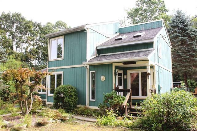 Property Photo:  63 Meadow Sweet Road  NY 10567 