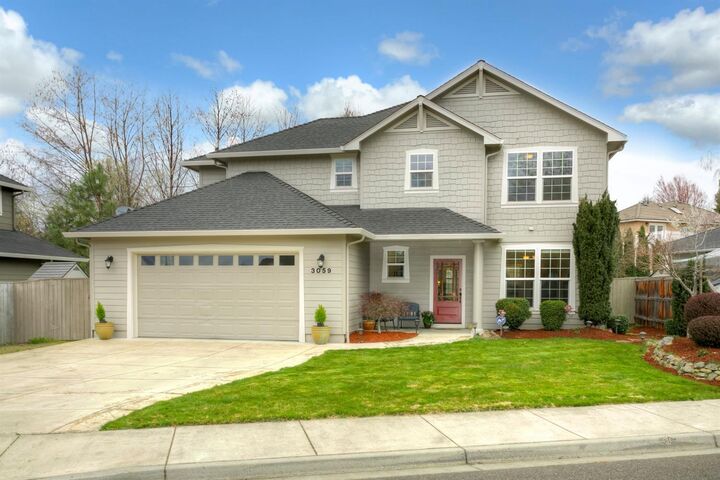 3059 Sycamore Way  Medford OR 97504 photo