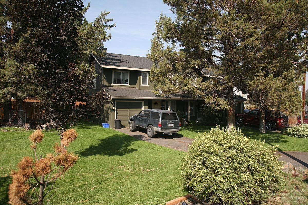 Property Photo: 697 SE Centennial Street OR 97702