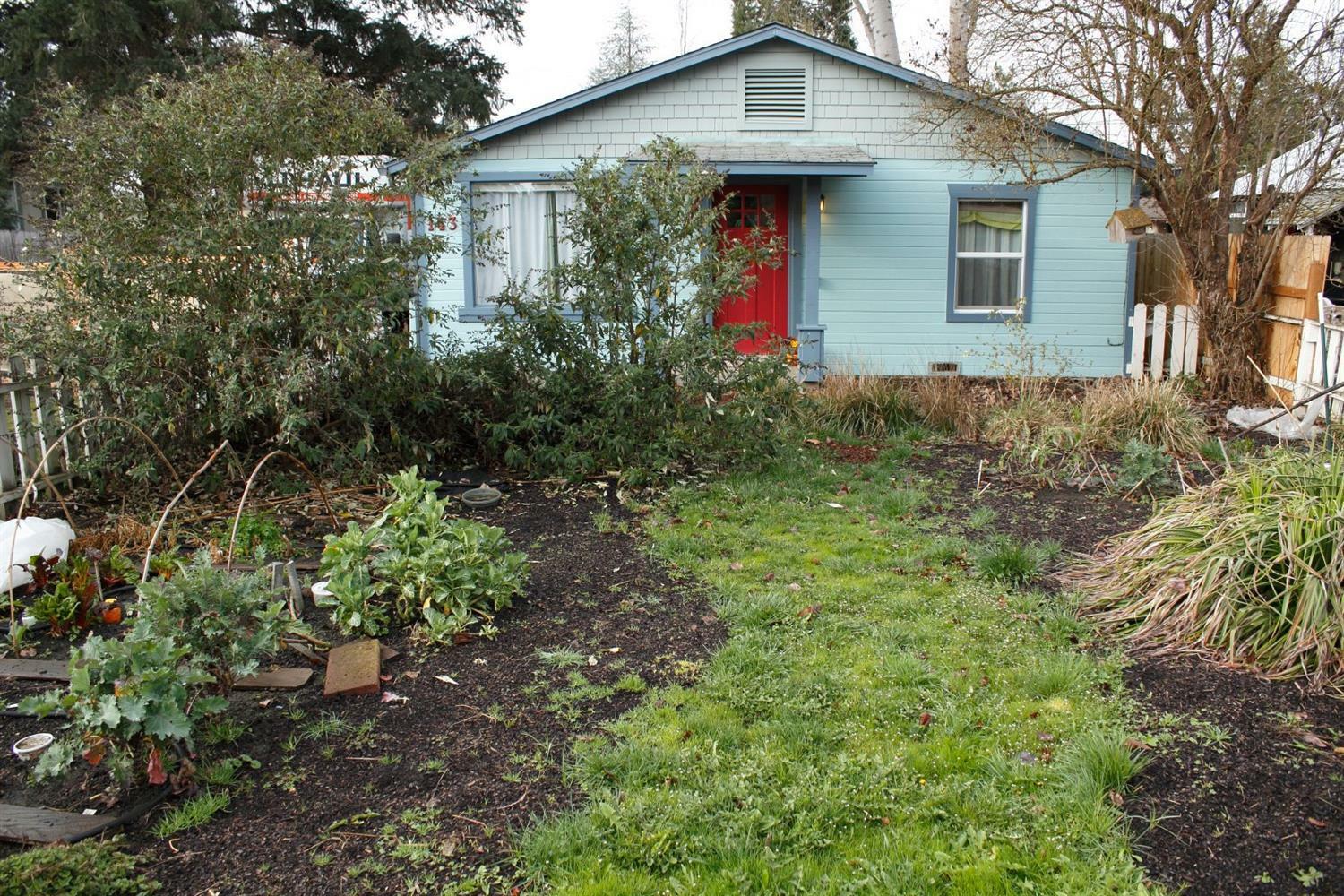 Property Photo:  143 Napa Street  OR 97524 