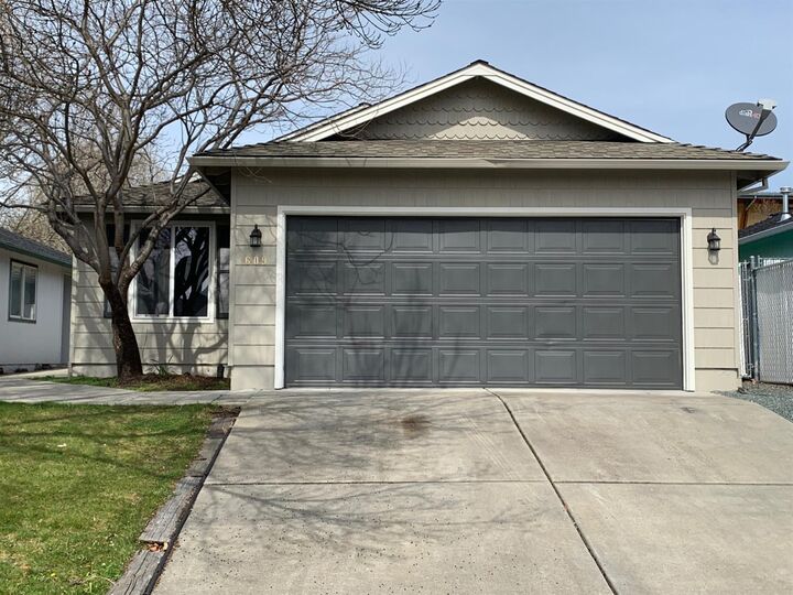 609 Teakwood Drive  Eagle Point OR 97524 photo