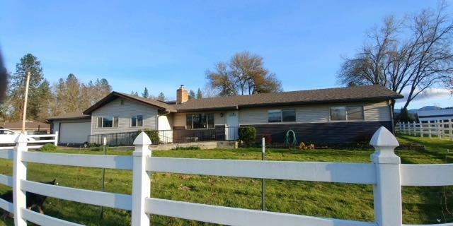 Property Photo:  4675 Leonard Road  OR 97527 