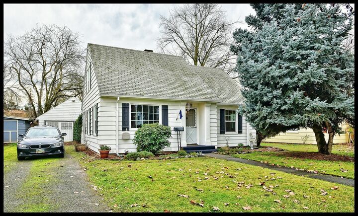 823 Palm Street  Medford OR 97501 photo