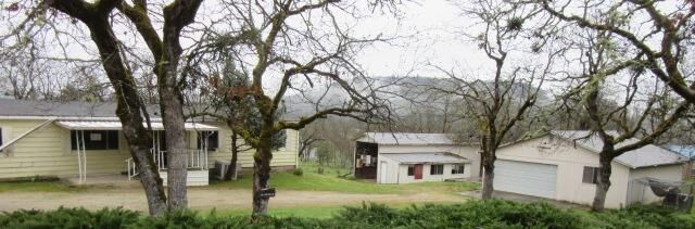 390 Robleda Drive  Central Point OR 97502 photo