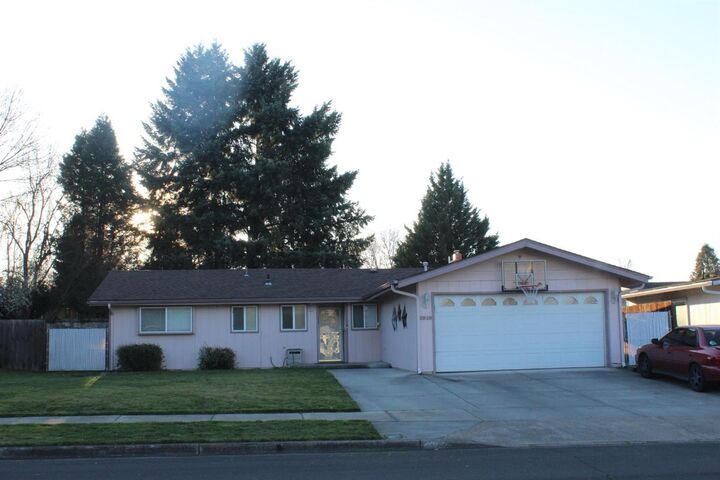 2919 Fairweather Drive  Medford OR 97501 photo
