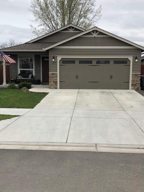 1097 Katie Mae Drive  Medford OR 97501 photo
