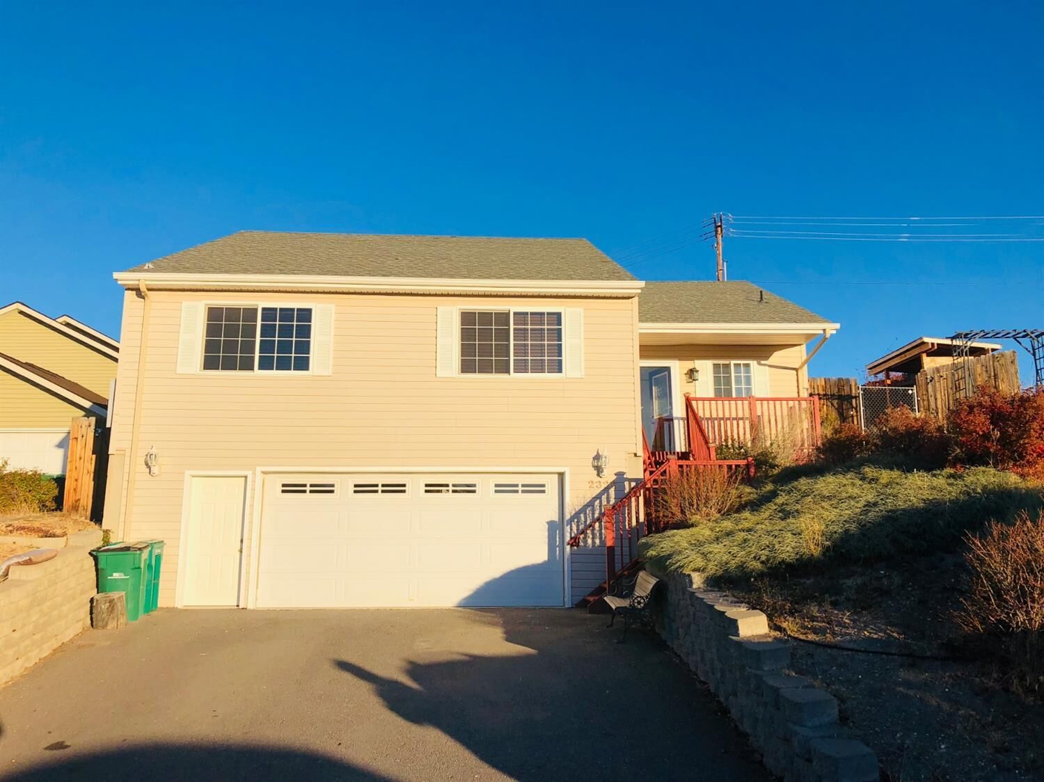 Property Photo:  2326 James Martin Court  OR 97601 