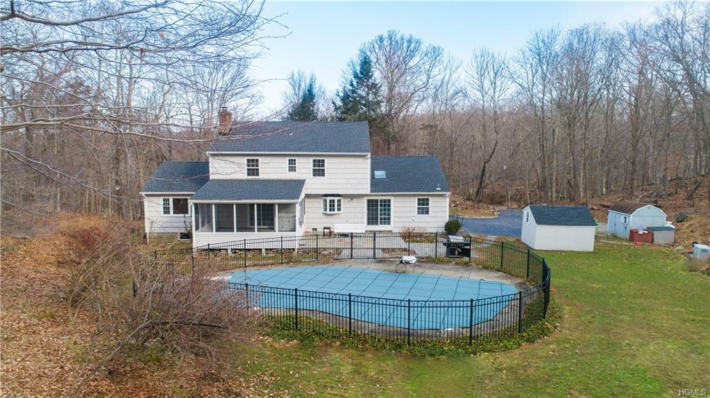 Property Photo:  124 Brook Farm Road E  NY 10576 