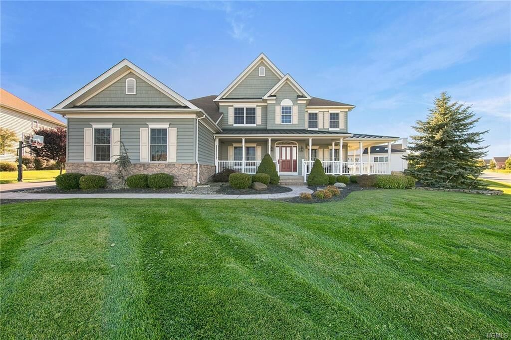 Property Photo:  44 Deangelis Drive  NY 10950 