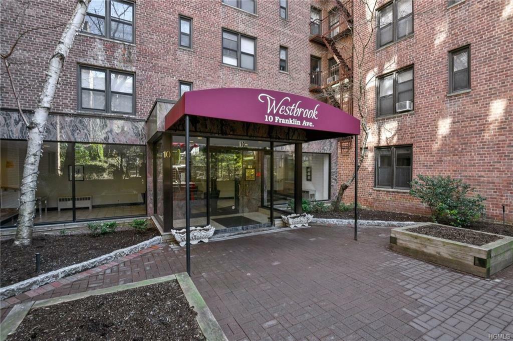 Property Photo:  10 Franklin Avenue 5L  NY 10601 