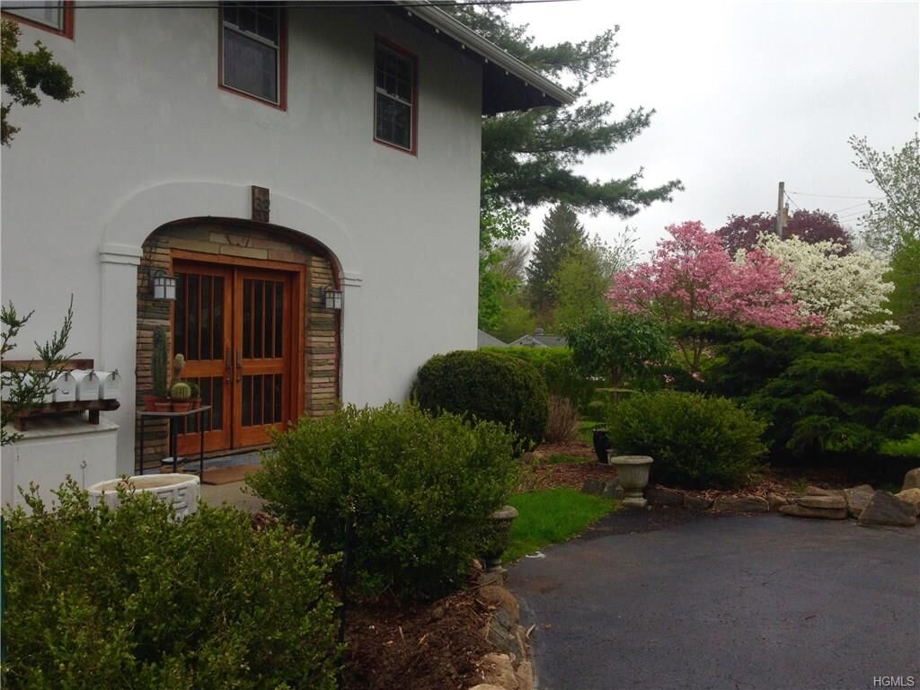 Property Photo: 32 E Osage Drive NY 10562