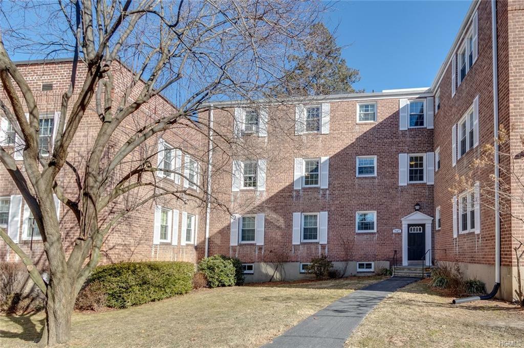 Property Photo: 747 N Broadway 2A NY 10706