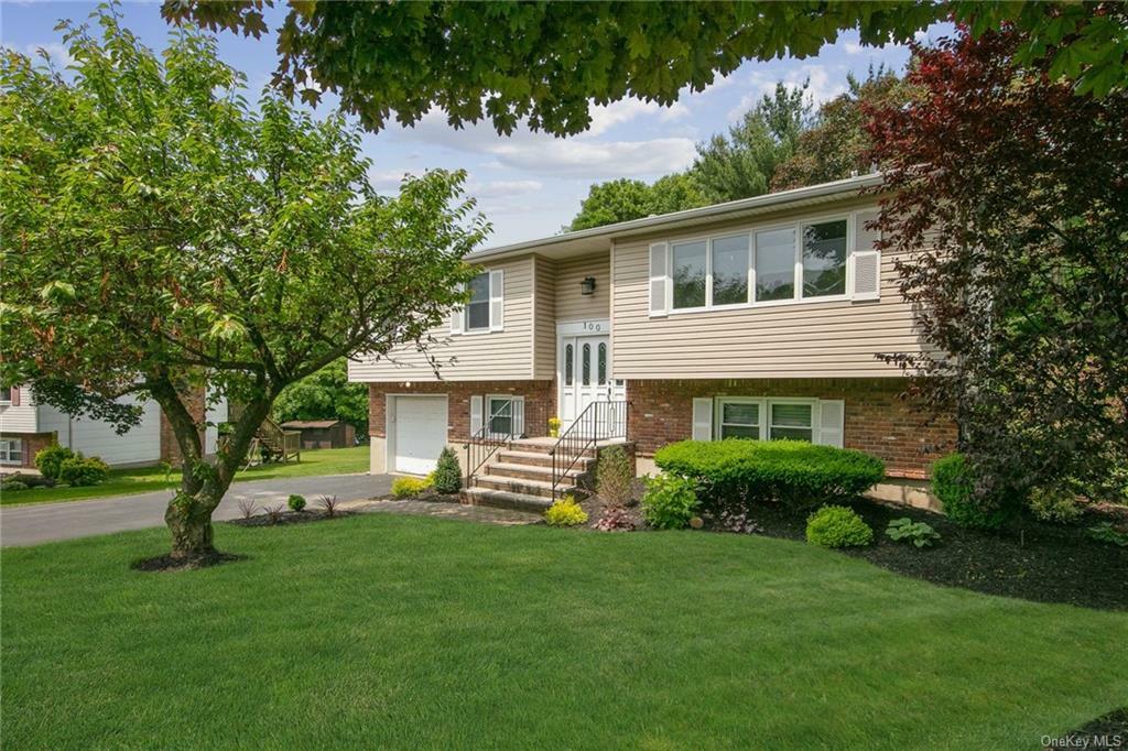 Property Photo:  100 Lake Nanuet Drive  NY 10954 