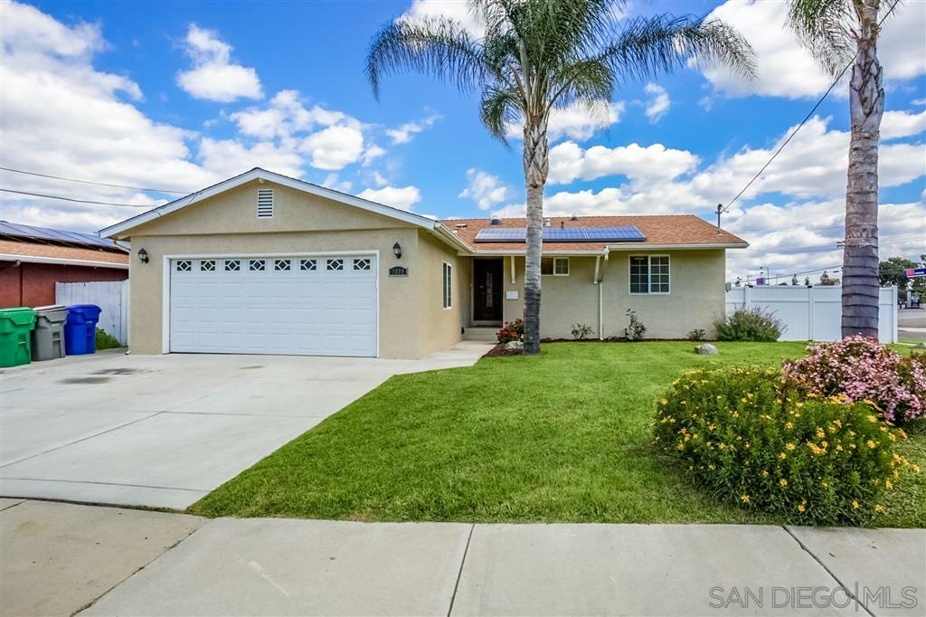 Property Photo:  1009 Blackbird St  CA 92020 