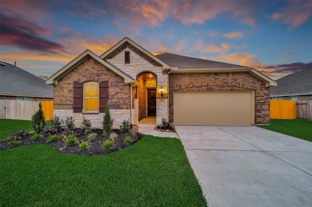 Property Photo: 3218 Charles Place TX 77523