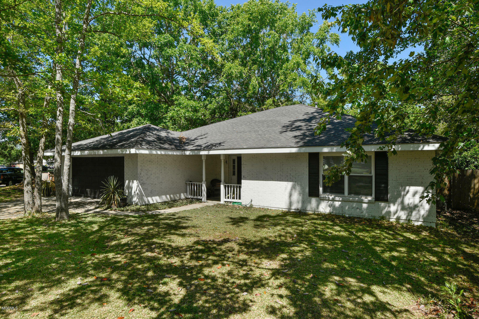 Property Photo: 13 Barbara Court MS 39560