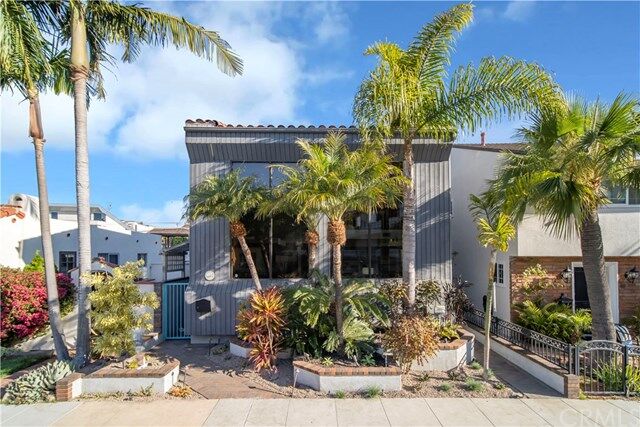 Property Photo: 67 Corinthian CA 90803
