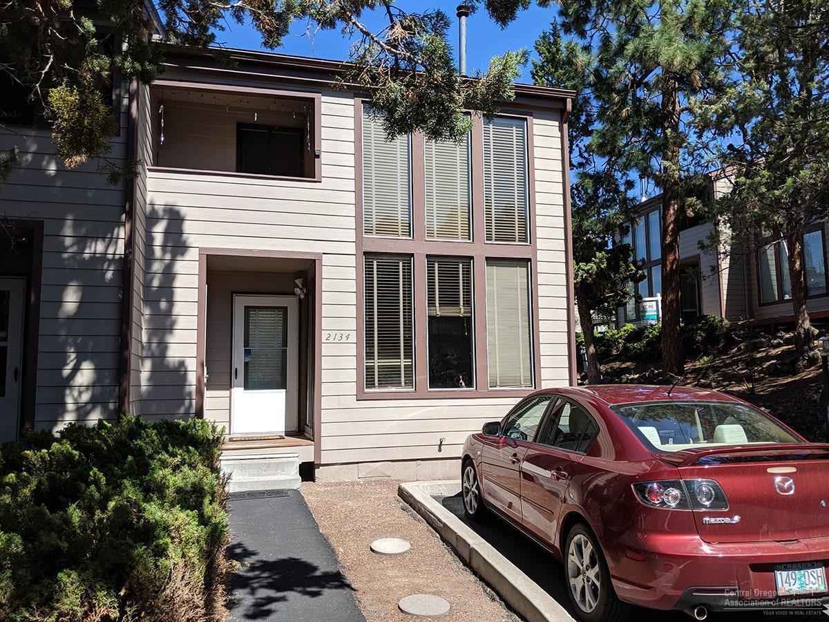 Property Photo: 2134 NW Harriman Street 11 OR 97703