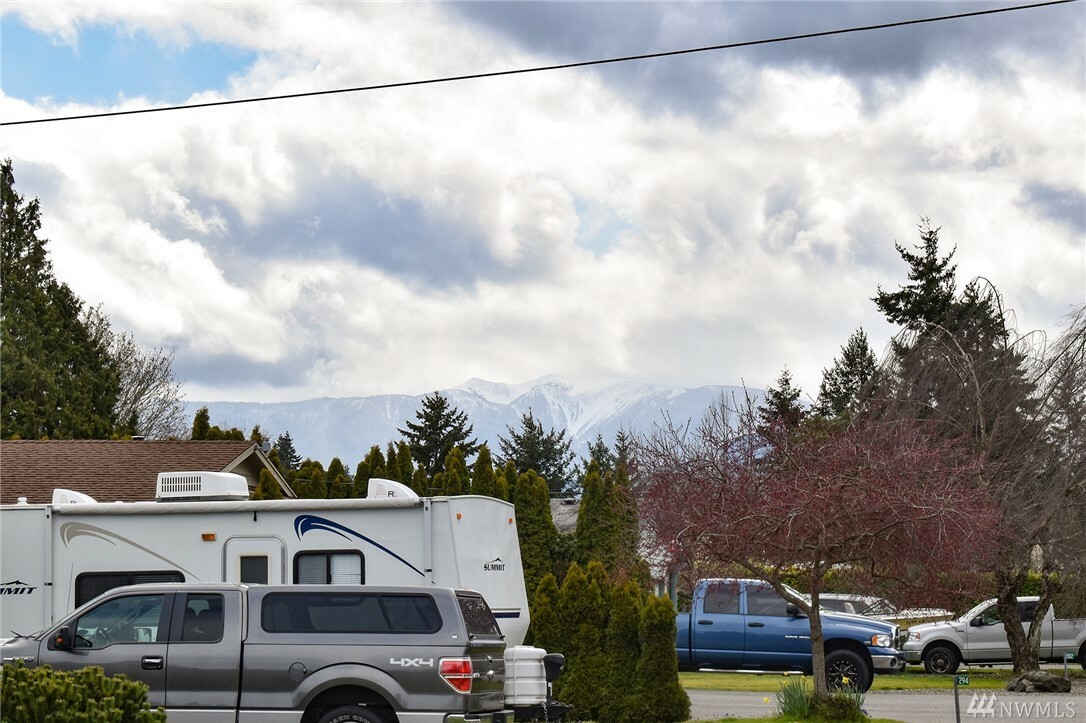 Property Photo: 322 Cedar Park Dr WA 98362