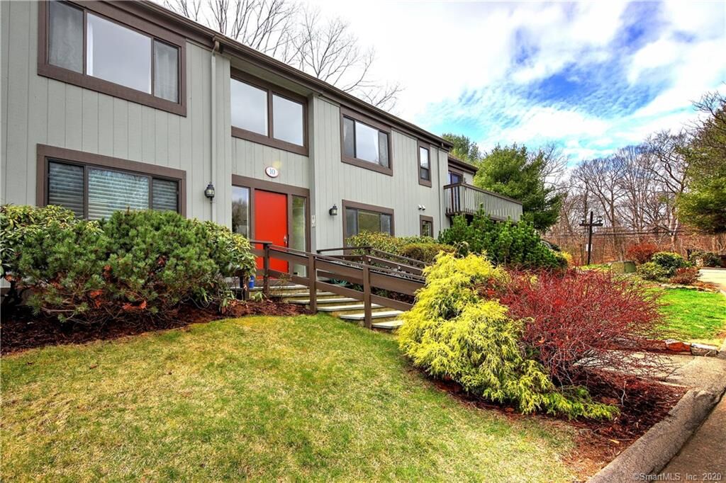 Property Photo:  10 Harbour Village B  CT 06405 