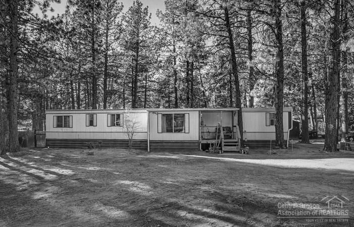 61140 Chuckanut Drive  Bend OR 97702 photo