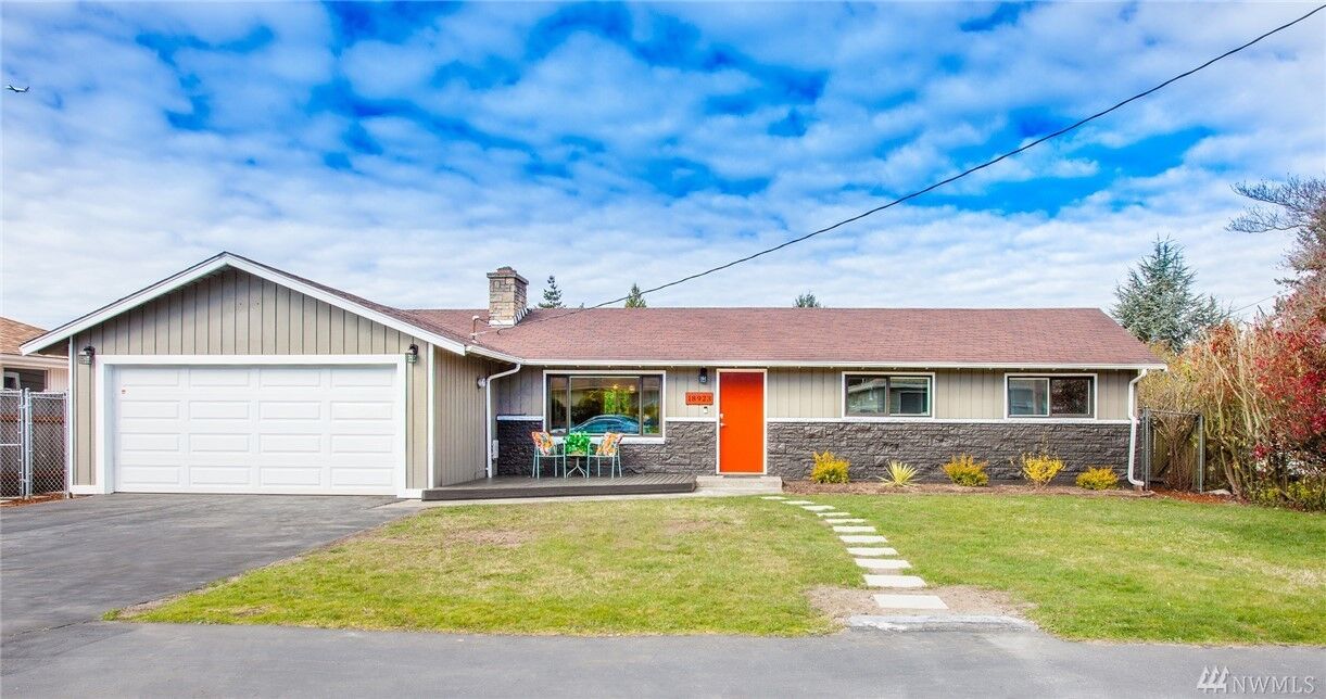 Property Photo: 18923 33rd Ave S WA 98188