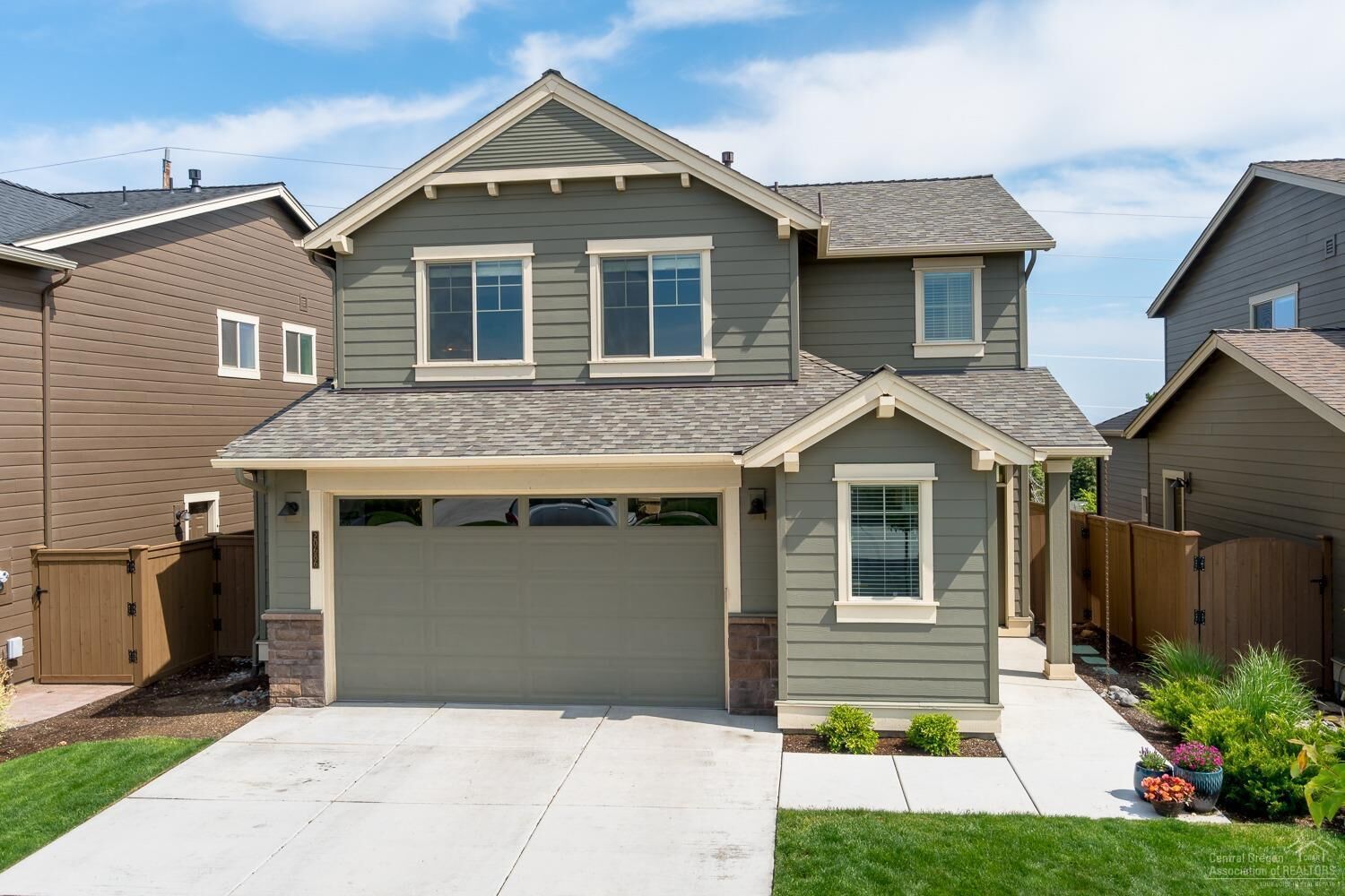 Property Photo: 20686 NE Comet Court OR 97701