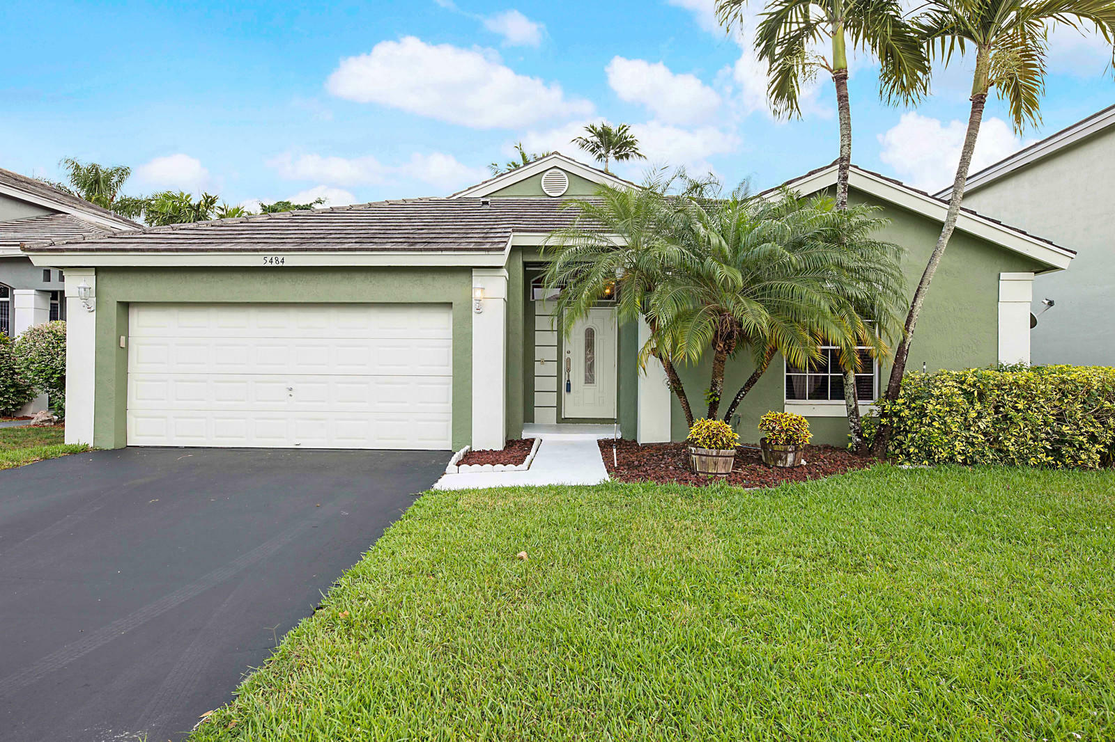 Property Photo:  5484 NW 55th Drive  FL 33073 