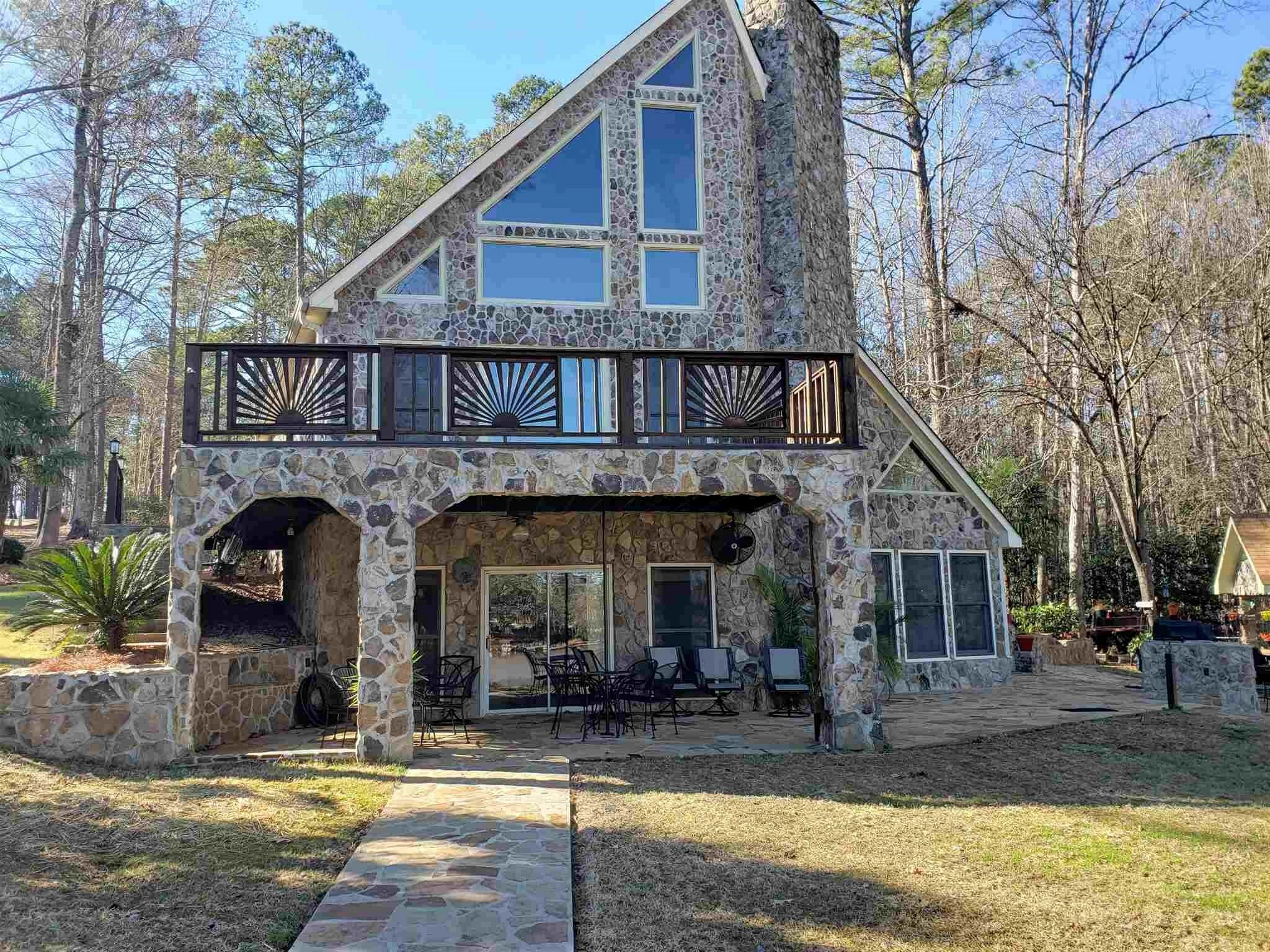 Property Photo: 1020 Kingsford Way GA 30642