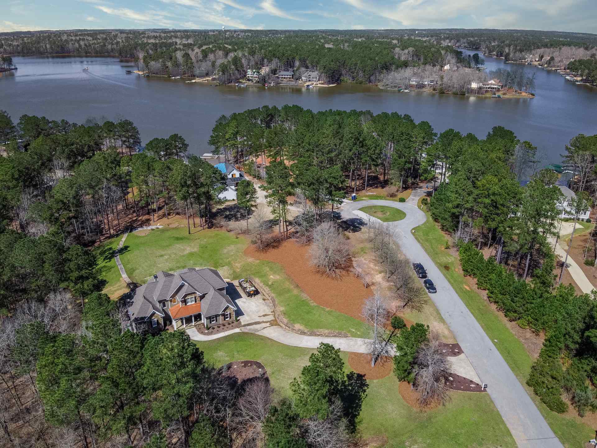 Property Photo: 1000 North Shore Court GA 30642