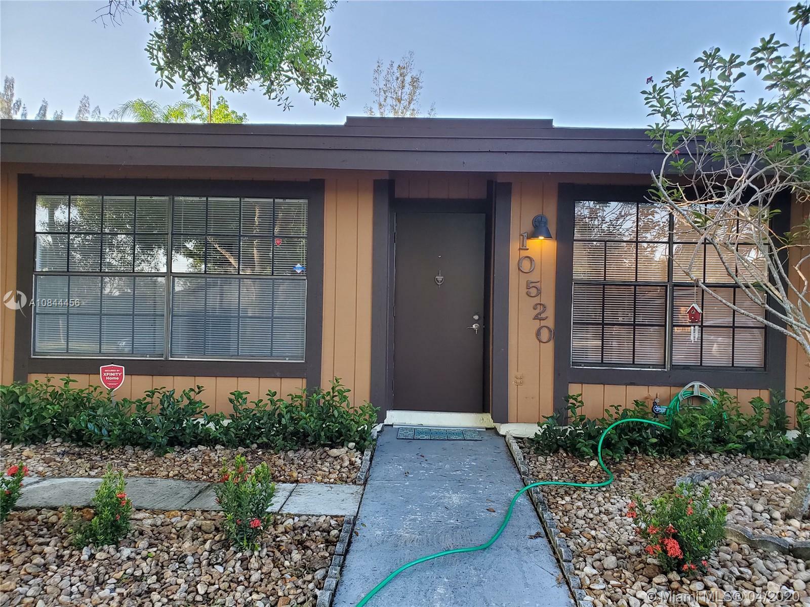 Property Photo:  10520 Buttonwood Ave 10520  FL 33026 