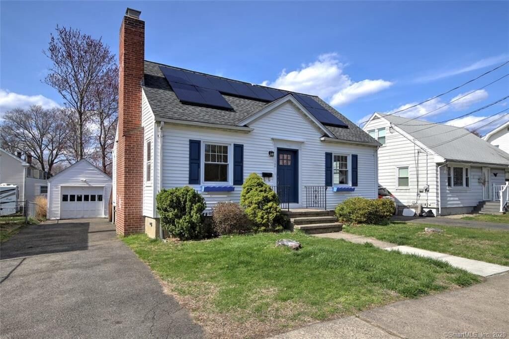 Property Photo: 1746 North Avenue CT 06614