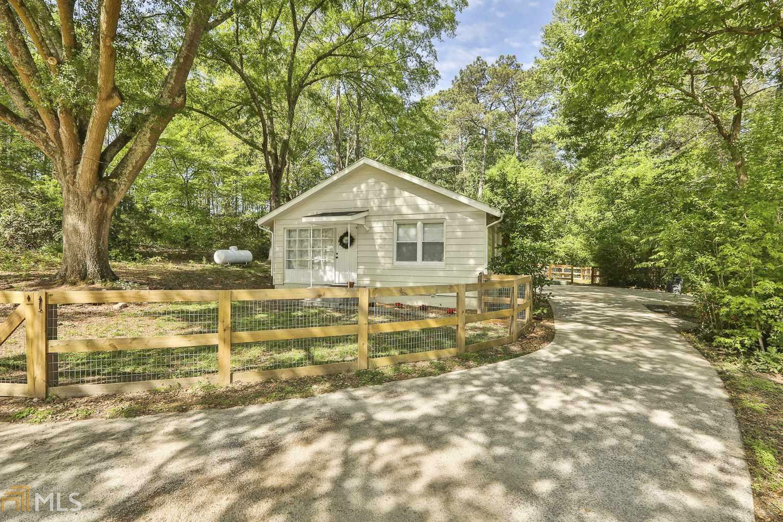 Property Photo: 9286 Cedar Grove Rd GA 30213