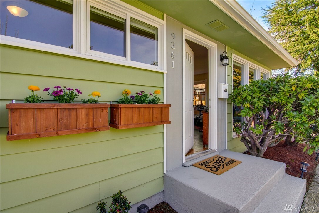 Property Photo: 9261 30th Ave SW WA 98126