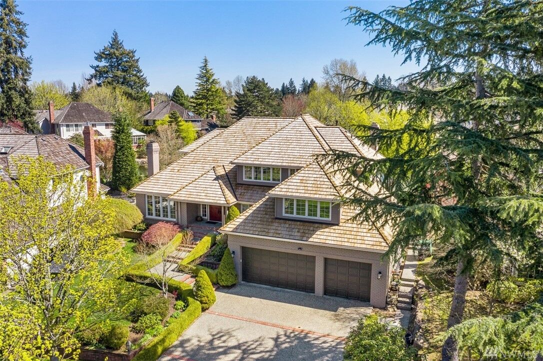Property Photo:  7790  80th Place SE  WA 98040 