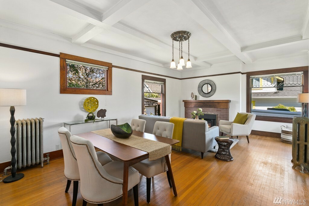 Property Photo: 2313 Walnut Ave SW WA 98116