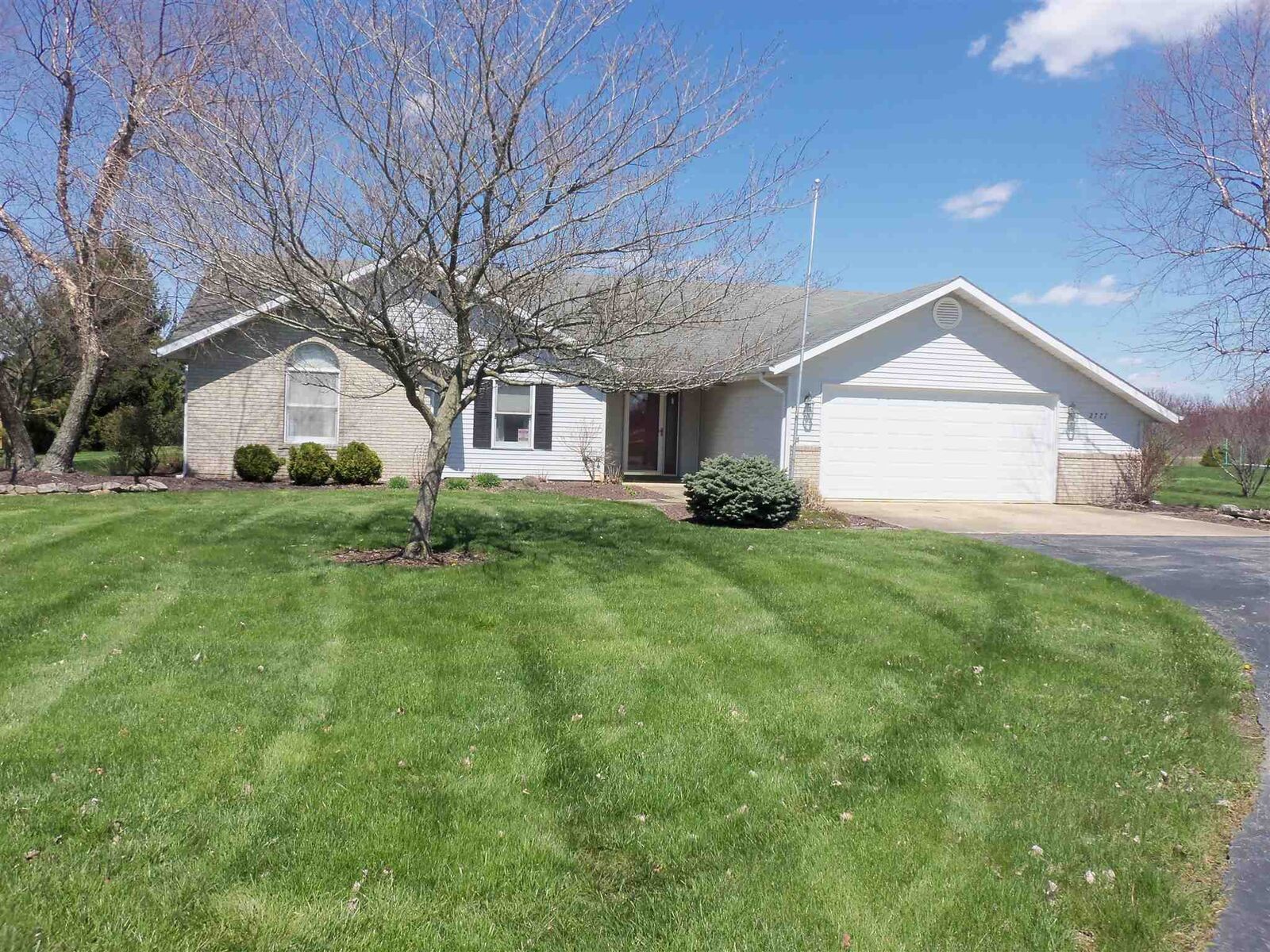Property Photo: 2771 County Road 60 IN 46706