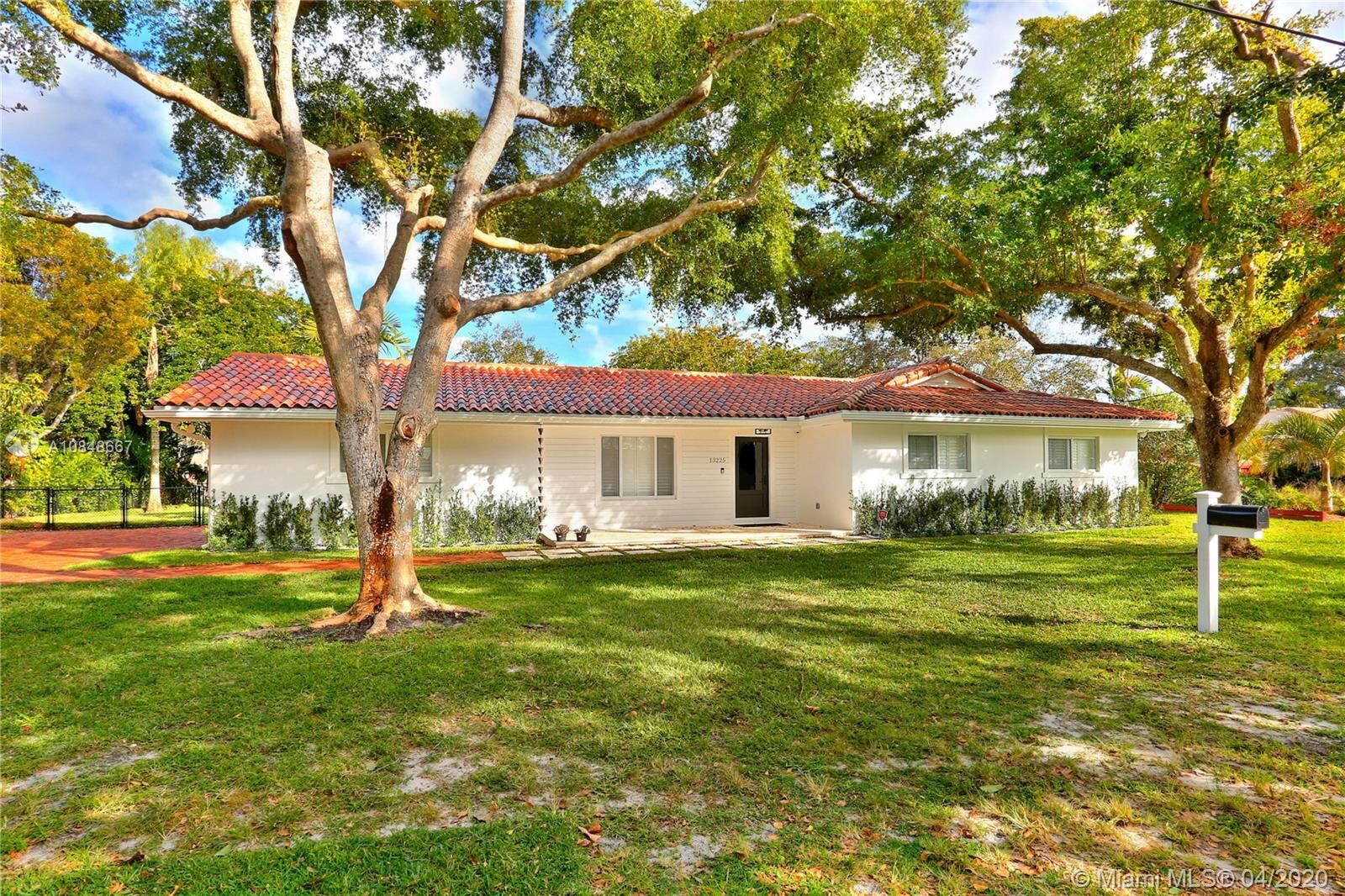 Property Photo: 13225 SW 71 Ave FL 33156